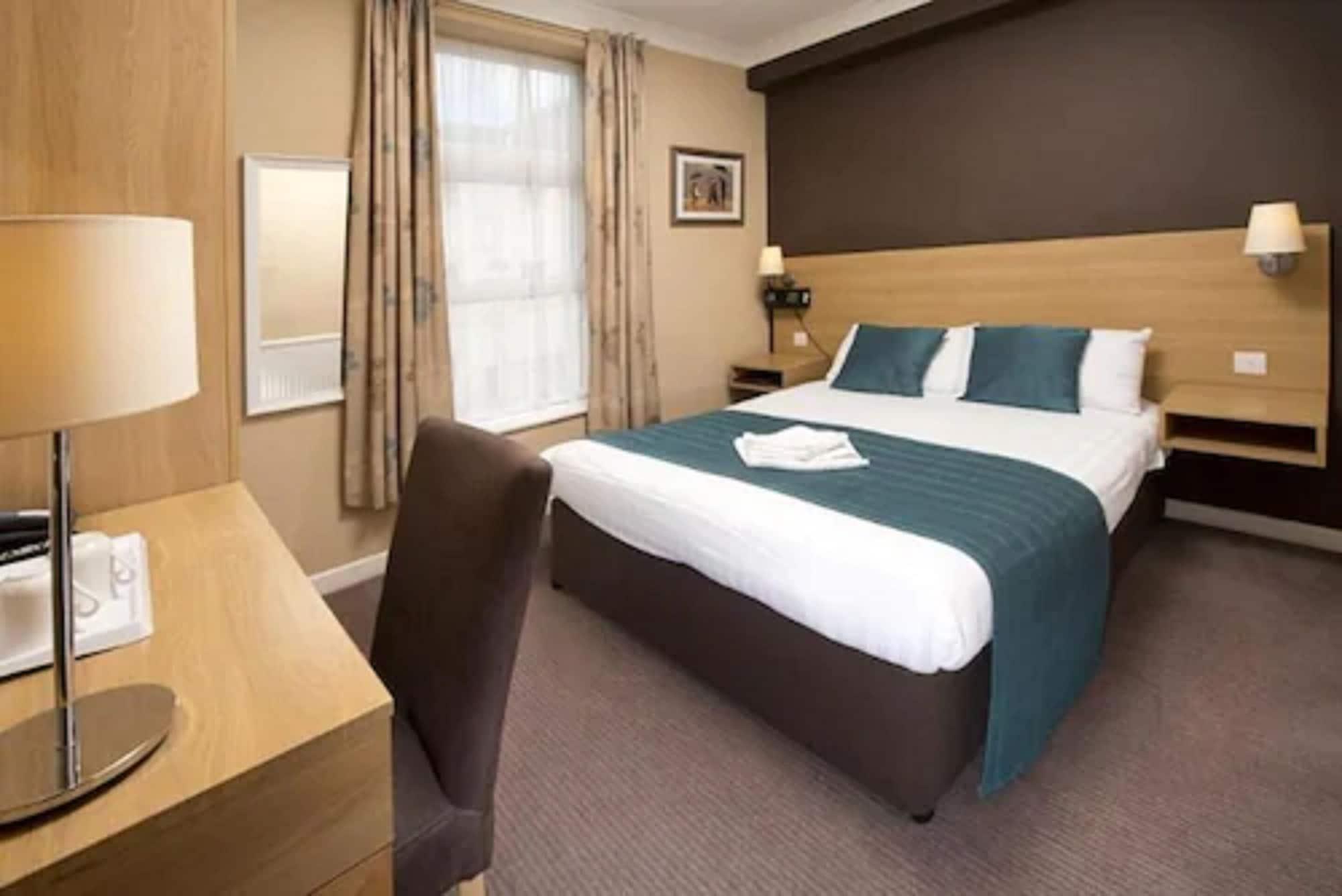 Ship And Castle Hotel St Mawes Extérieur photo